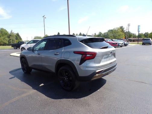Sterling Gray Metallic 2024 Chevrolet Trax FWD ACTIV