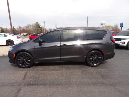 2020 Chrysler Pacifica Touring-L Plus