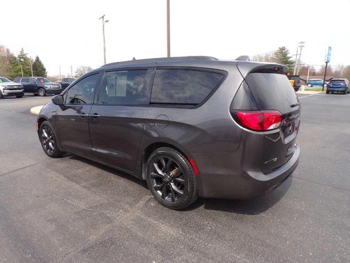 2020 Chrysler Pacifica Touring-L Plus