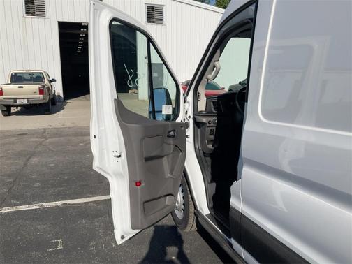 2025 Ford Transit-250 148 WB Medium Roof Cargo