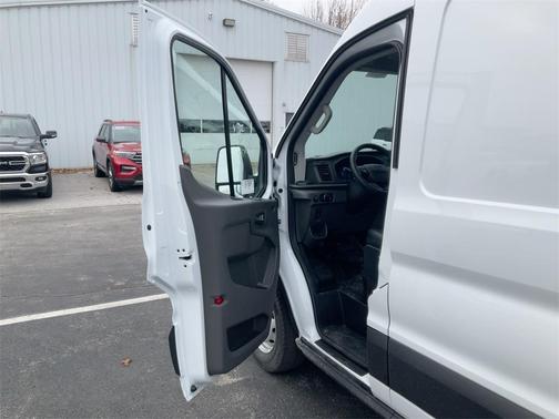 2026 Ford Transit-250 148 WB Medium Roof Cargo
