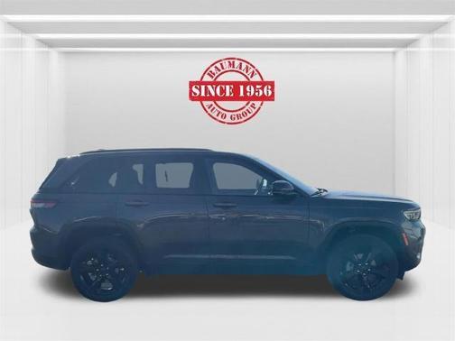 2022 Jeep Grand Cherokee Laredo