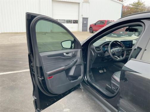 2023 Ford Escape ST-Line Elite