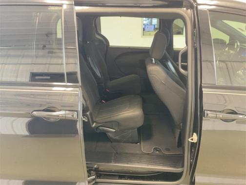 2021 Chrysler Pacifica Touring