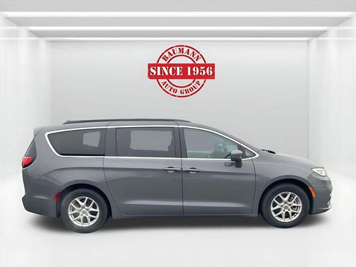 2022 Chrysler Pacifica Touring-L