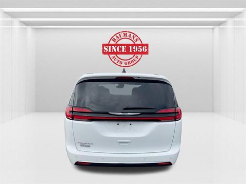 2024 Chrysler Pacifica Touring-L