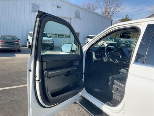 2022 Ford Expedition Max XLT