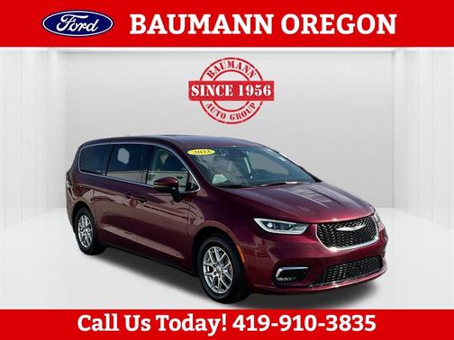 2023 Chrysler Pacifica Touring-L