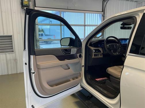 2022 Lincoln Navigator L Reserve
