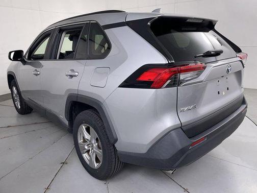 2022 Toyota RAV4 Hybrid SE