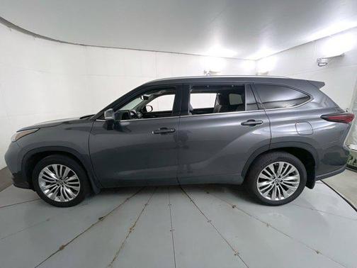 2024 Toyota Highlander Platinum