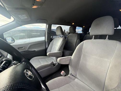 2018 Toyota Sienna SE