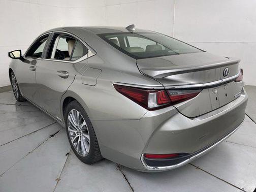2021 Lexus ES 300h Base