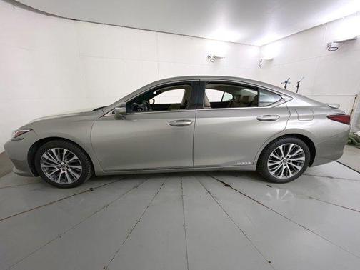 2021 Lexus ES 300h Base