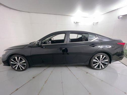 2021 Nissan Altima SR FWD
