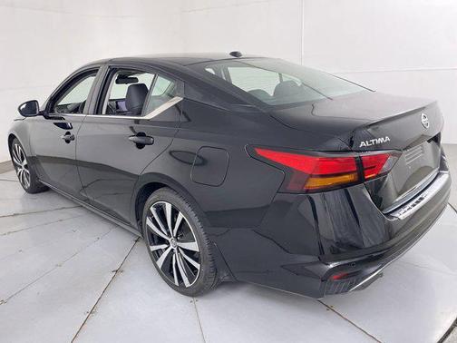 2021 Nissan Altima SR FWD