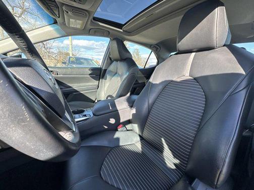 2018 Toyota Camry Hybrid SE