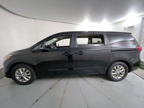2021 Kia Sedona LX