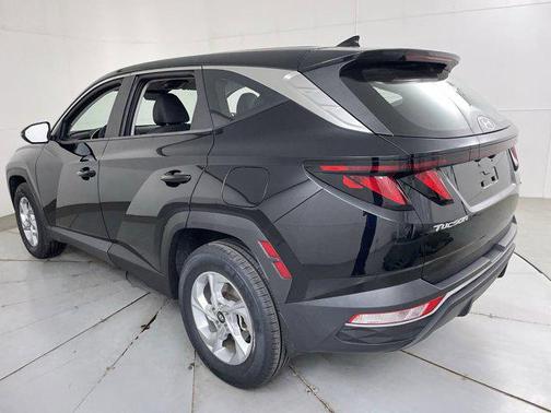 2022 Hyundai TUCSON SE