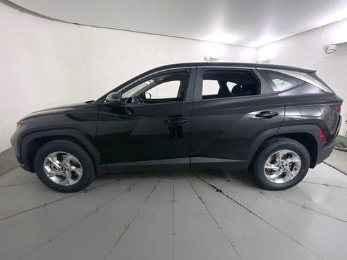 2022 Hyundai TUCSON SE
