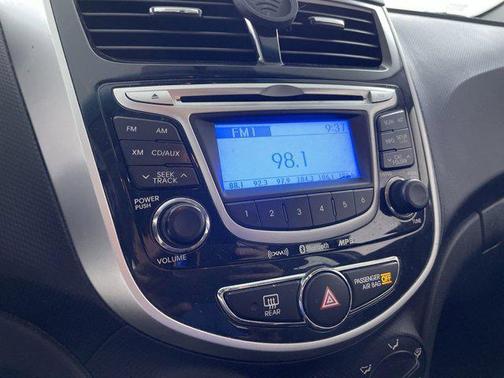 2013 Hyundai Accent SE