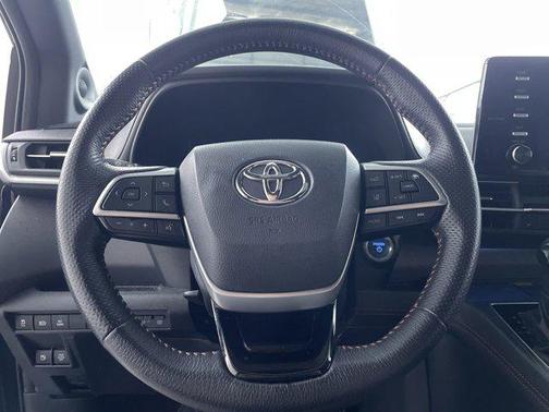 2022 Toyota Sienna XSE 7 Passenger