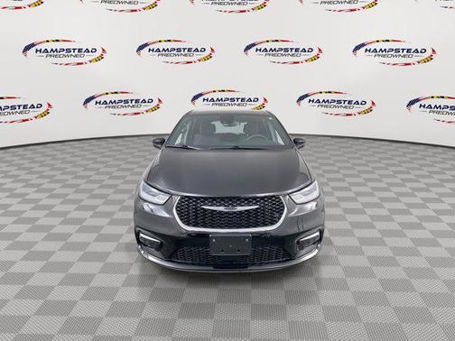 2024 Chrysler Pacifica Touring