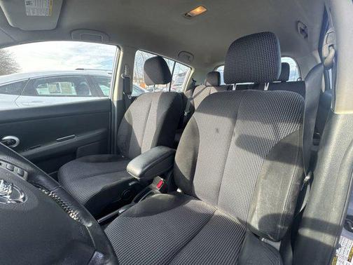 2012 Nissan Versa 1.8 SL