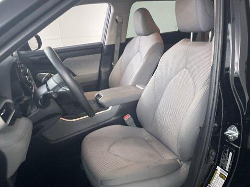 2022 Toyota Highlander L