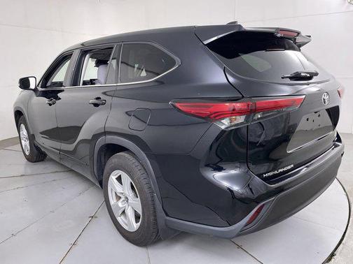 2022 Toyota Highlander L