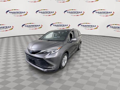 2022 Toyota Sienna Platinum