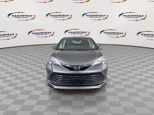 2022 Toyota Sienna Platinum