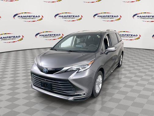 2022 Toyota Sienna Platinum