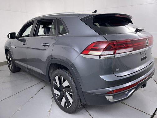 2024 Volkswagen Atlas Cross Sport 2.0T SE w/Technology 4MOTION
