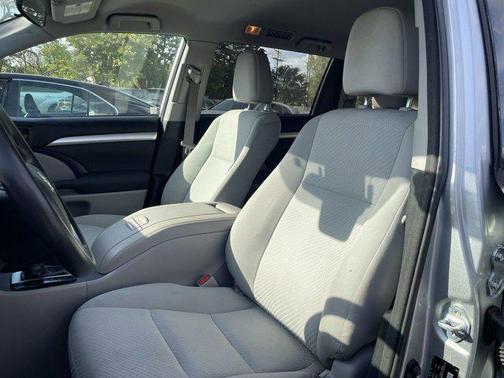2018 Toyota Highlander LE