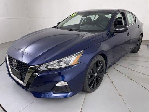 2022 Nissan Altima SR FWD