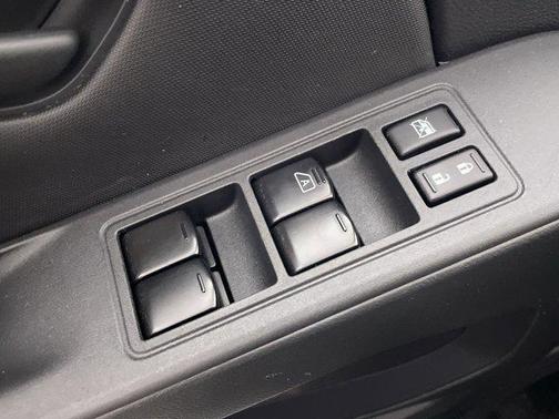 2023 Nissan Frontier S