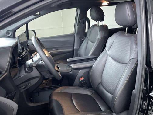 2023 Toyota Sienna XSE 7 Passenger