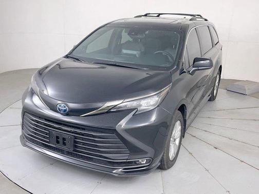2023 Toyota Sienna XSE 7 Passenger