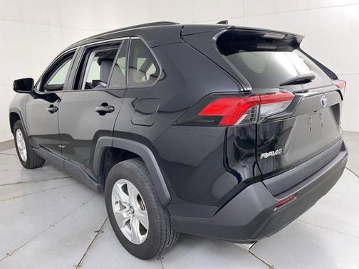 2020 Toyota RAV4 Hybrid XLE