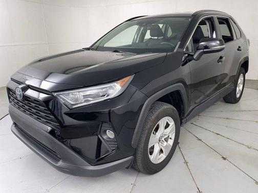 2020 Toyota RAV4 Hybrid XLE