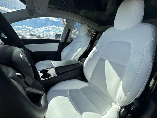 2022 Tesla Model Y Performance Dual Motor All-Wheel Drive