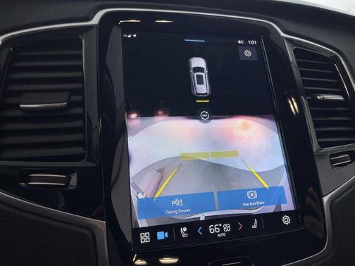 2024 Volvo XC90 B5 Plus Bright Theme