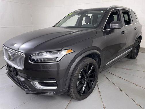 2024 Volvo XC90 B5 Plus Bright Theme