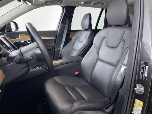2024 Volvo XC90 B5 Plus Bright Theme