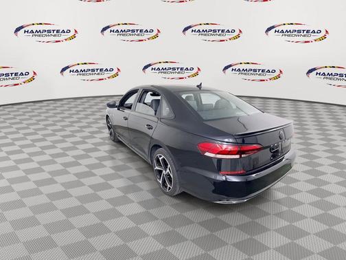 Deep Black Pearl 2021 Volkswagen Passat 2.0T R-Line