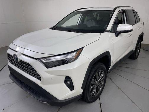 2022 Toyota RAV4 Hybrid SE