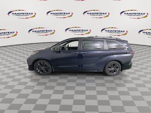 2022 Toyota Sienna XSE 7 Passenger