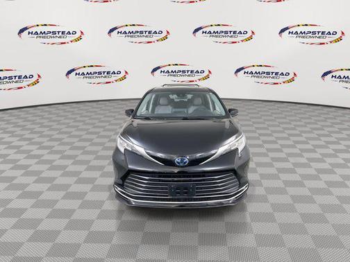 2022 Toyota Sienna Limited