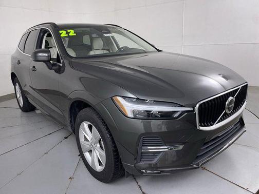 2022 Volvo XC60 Momentum